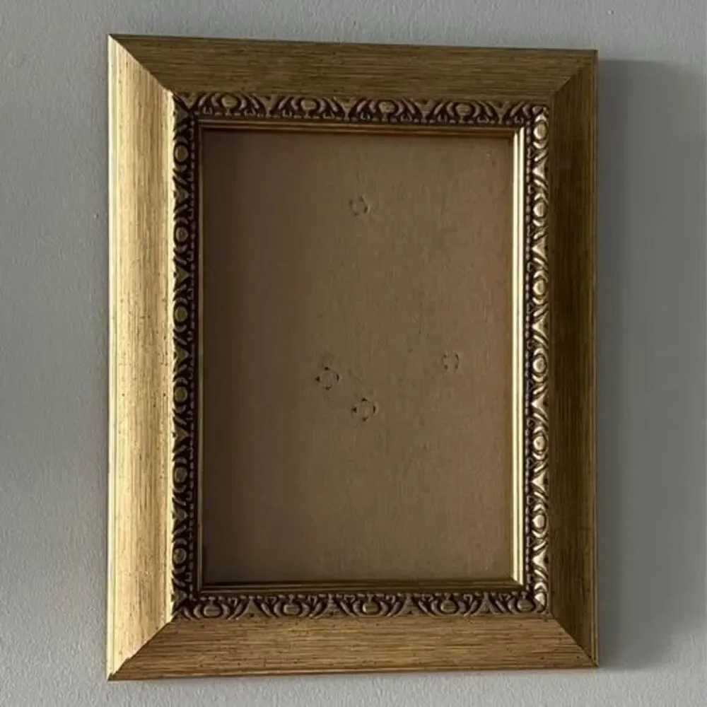 5 x 7 Gold-colored Frame